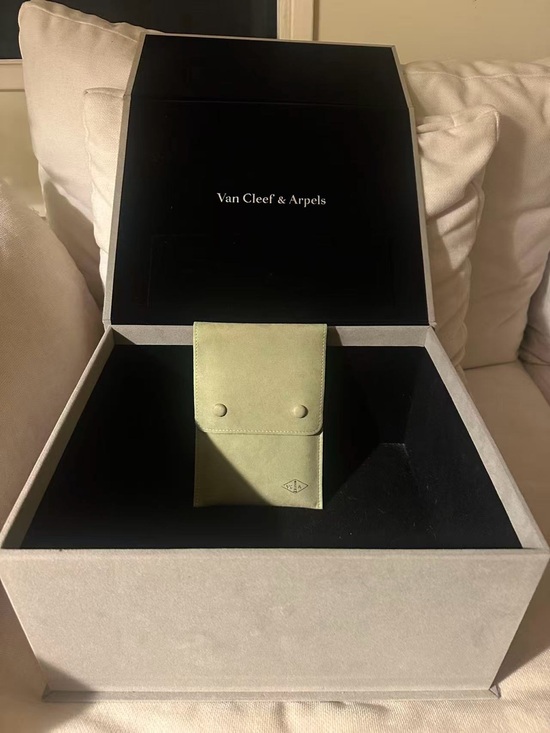 Other - Van cleef box and dust bag